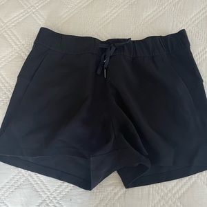 NWOT Lululemon On The Fly Shorts